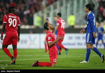 حسین ماهینی بازیکن تیم فوتبال پرسپولیس