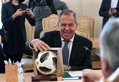 هدایای فوتبالی وزیر امورخارجه روسیه به همتای بلژیکی‌اش