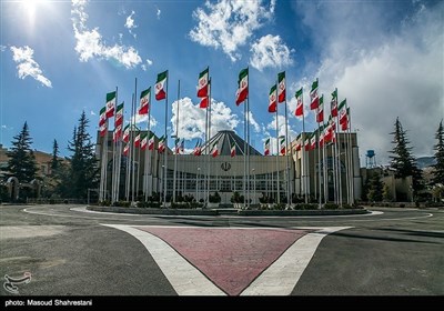 ایران کے دارالحکومت تہران کا نیلا آسمان
