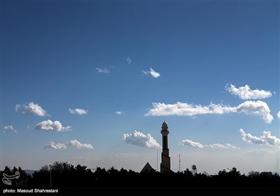 ایران کے دارالحکومت تہران کا نیلا آسمان