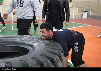 ایران مشرقی شہر &quot;بجنورد&quot; کے طاقتورترین افراد کے درمیان مقابلے