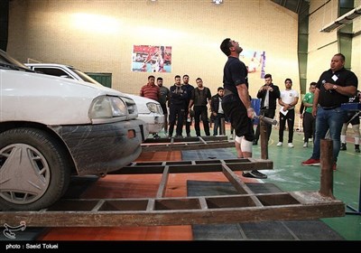ایران مشرقی شہر &quot;بجنورد&quot; کے طاقتورترین افراد کے درمیان مقابلے