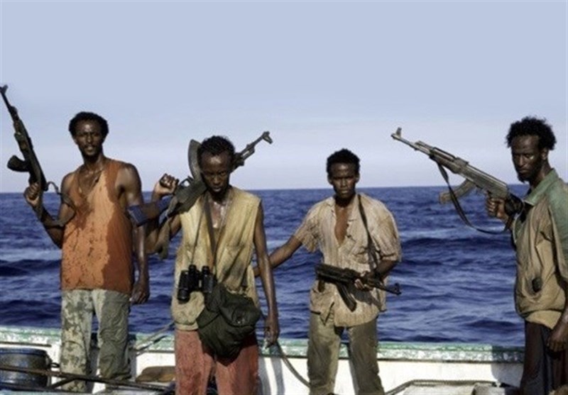 جزئیات اسارت و آزادی صیادانِ در بند؛ تور دزدان دریایی همچنان وبال 17 صیاد بلوچستان+ فیلم