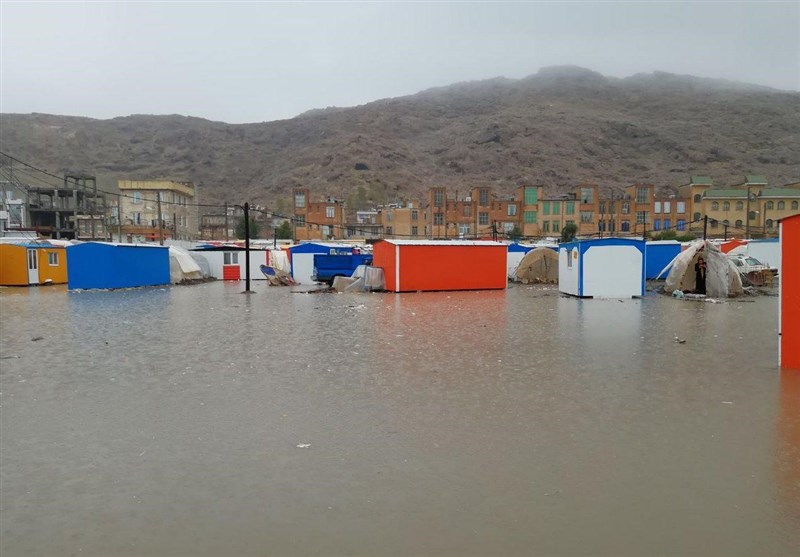 کرمانشاه| بارش باران مشکلات زلزله‌زدگان را دوچندان کرد