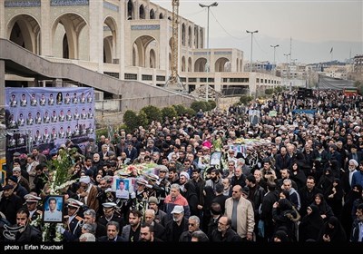ایرانی تیل بردار جہاز &quot;سانچی&quot; میں جاں بحق ہونے والے افسروں کے جنازوں کی تدفین