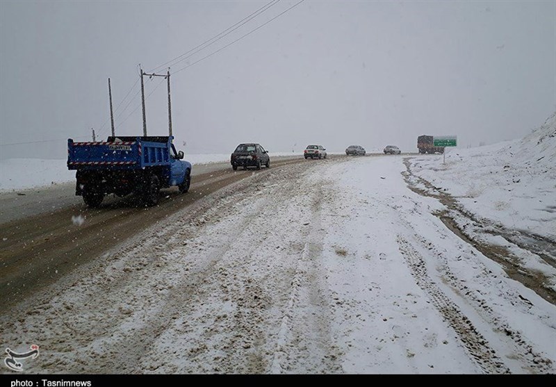 کردستان| بارش برف در &quot;گردنه‌خان بانه&quot;؛ رانندگان زنجیر چرخ به‌همراه داشته باشند+تصاویر