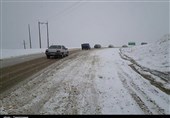 زنجان|جاده‌های استان زنجان در اثر بارش باران و برف لغزنده است