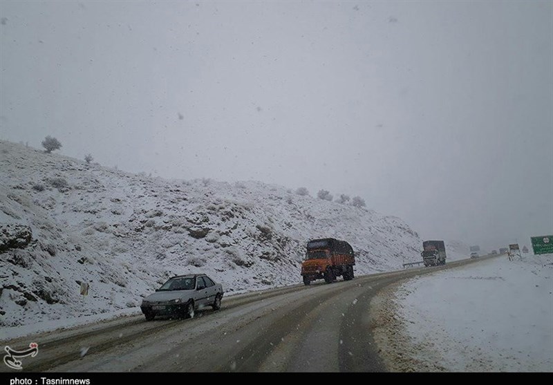 تردد در همه محورهای استان کردستان برقرار است