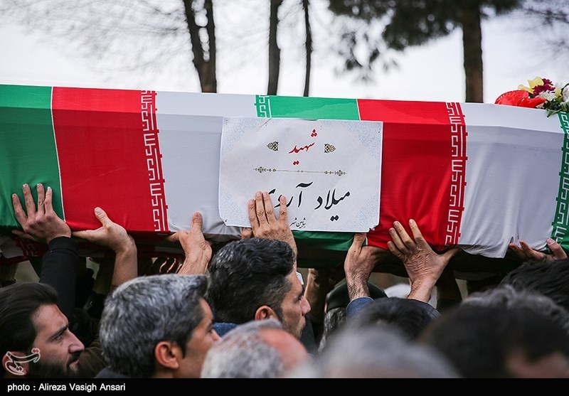 اصفهان| پیکر &quot;میلاد آروی&quot; از شهدای سانچی در زادگاهش به خاک سپرده شد