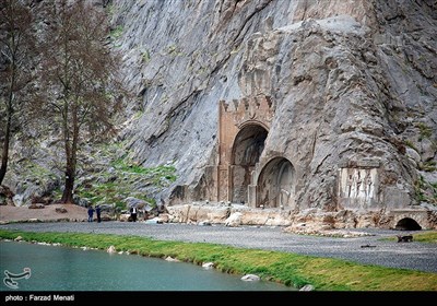 بارش باران در طاق بستان