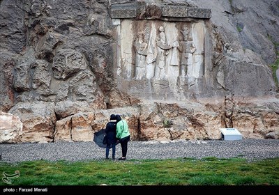 بارش باران در طاق بستان