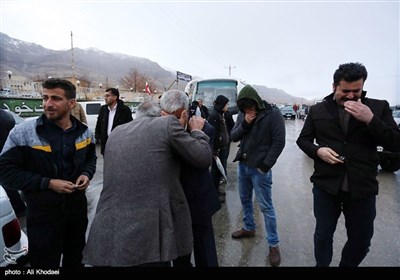 حضور خانواده های حادثه سقوط هواپیما در روستای بیده در 100 کیلومتری سمیرم