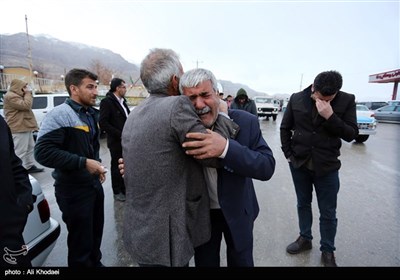 حضور خانواده های حادثه سقوط هواپیما در روستای بیده در 100 کیلومتری سمیرم