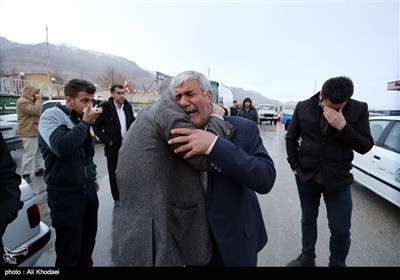 حضور خانواده های حادثه سقوط هواپیما در روستای بیده در 100 کیلومتری سمیرم