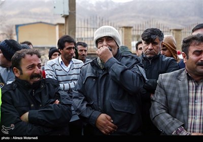 حضور خانواده های حادثه سقوط هواپیما در روستای بیده در 100 کیلومتری سمیرم