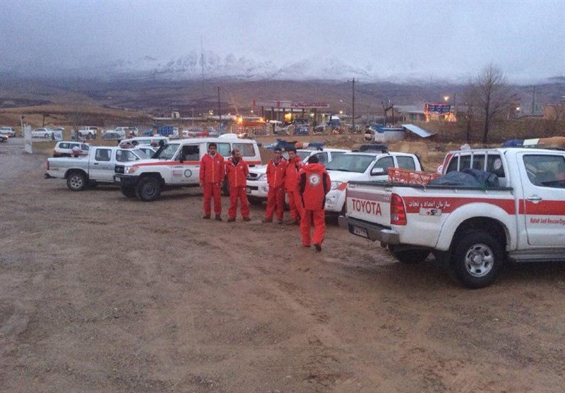 فارس|2 تیم 5 نفره از اقلید و سپیدان به محل حادثه سقوط هواپیما اعزام شدند