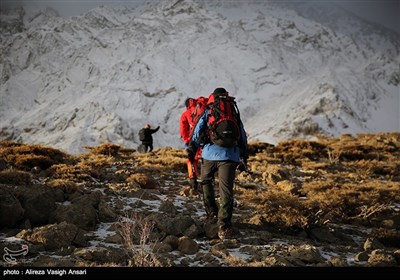 Iran Mounts Search after Plane Crash