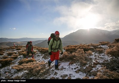 Iran Mounts Search after Plane Crash