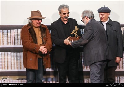 اهداء جایزه کتاب سال سینمای ایران