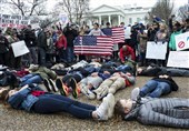 تحصن دانش آموزان مقابل کاخ سفید در اعتراض به موضع ترامپ در قبال آزادی سلاح