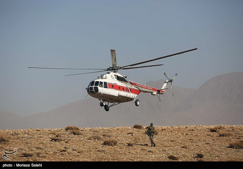 اصفهان| نخستین تیم هلال‌احمر در محل سقوط هواپیما تخلیه شدند