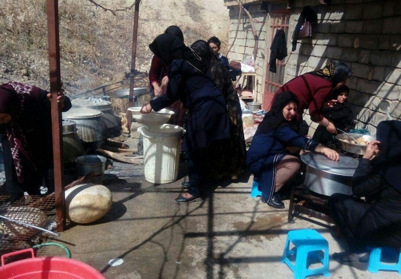 یاسوج|زنان سی‌سخت و پادنای سمیرم ناهار امدادگران را آماده کردند+عکس