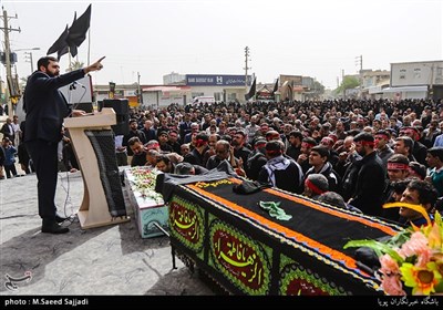 مراسم عزاداری شهادت حضرت زهرا(س) همراه با وداع پیکر یک شهید دوران دفاع مقدس در شهرستان برازجان استان بوشهر