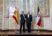 آلفونسو داستیس وزیر امور خارجه اسپانیا و محمد جواد ظریف وزیر امور خارجه ایران