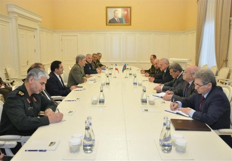 Iranian Defense Minister Meets Azeri PM, Minister in Baku