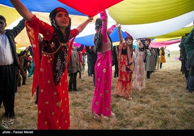 ایران بھر سے سیاحوں کی کثیر تعداد &quot;بیستون&quot; میں