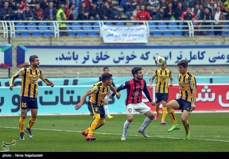 لیگ برتر فوتبال|پیروزی سپاهان مقابل گسترش فولاد و تساوی یک مسابقه در پایان نیمه اول