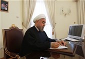 کنایه ازغدیوار یک مخاطب به روحانی:همه نظریات جنابتان درست! فقط میدانی تخممرغ چند تومان است؟ کنایه ازغدیوار یک مخاطب به روحانی:همه نظریات جنابتان درست! فقط میدانی تخممرغ چند تومان است؟