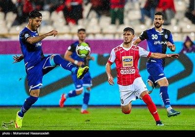 دیدار تیم‌های فوتبال پرسپولیس و استقلال خوزستان