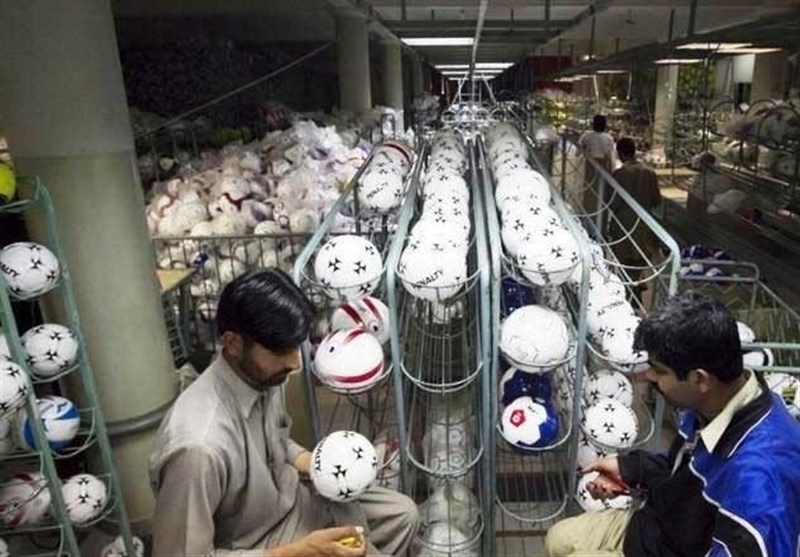 سیری در پاکستان16؛ پاکستان بزرگترین سازنده و صادر کننده توپ فوتبال در جهان+تصاویر