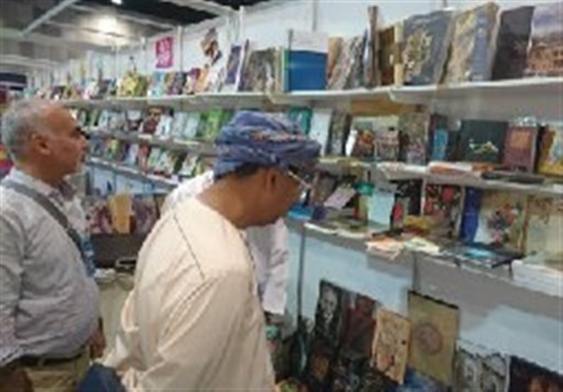 بازدید وزیر اعلام عمان از غرفه‌های ایران در نمایشگاه کتاب مسقط