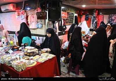 بہار کی آمد پر ایرانی خواتین کی دستکاری فیسٹیول