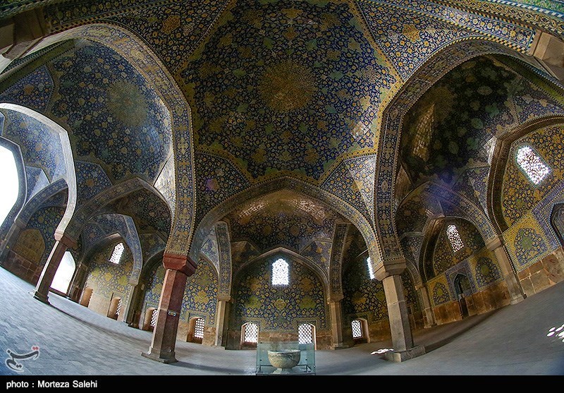 المسجد الکبیر فی أصفهان.. شاهد حی على أربعمائة عام من العمارة الایرانیة الاصیلة + صور