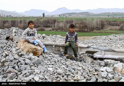 دنیای کودکان زلزله زده