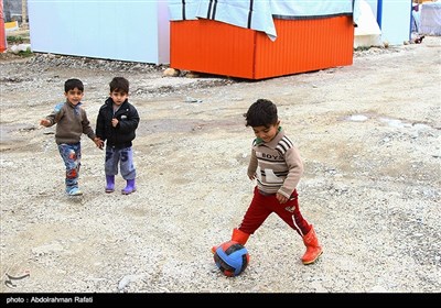 دنیای کودکان زلزله زده