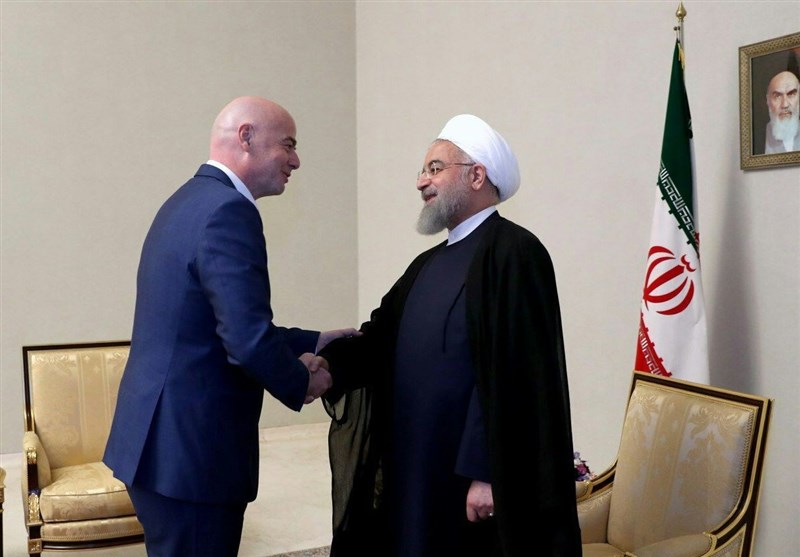 روحانی در دیدار با اینفانتینو:‌ فیفا مراقبت کند تا مسائل غیرورزشی در ورزش تأثیرگذار نباشد/ ایران آمادگی میزبانی مسابقات بین‌المللی را دارد