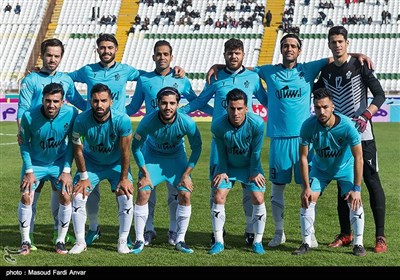 دیدار تیم‌های فوتبال تراکتورسازی و پیکان - تبریز