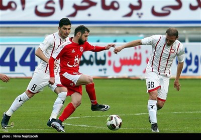 دیدار تیم‌های فوتبال پدیده و سپیدرود