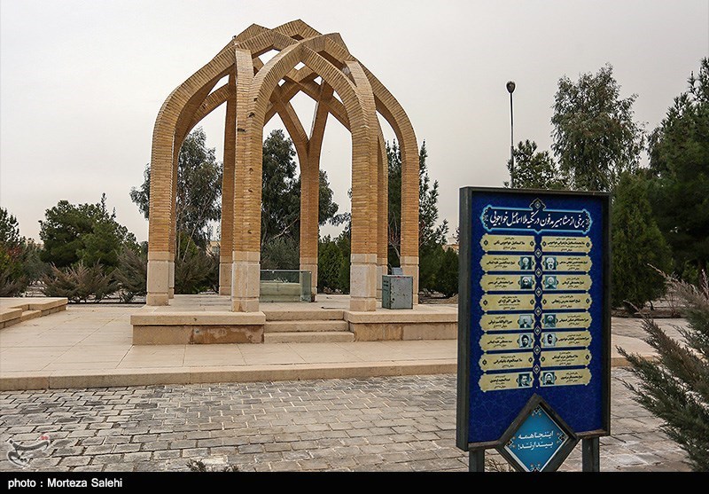 تخت،فولاد،قبرستان،جهان،تاريخ،قبر،گردشگران،نوروزي،مادربزرگم،ر ...