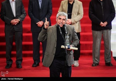 ابراهیم حاتمی‌کیا کارگردان فیلم به وقت شام پس از دریافت سیمرغ بلورین بهترین کارگردانی در مراسم اختتامیه سی‌وششمین جشنواره فیلم فجر، به برخی صحبت‌ها و رفتارها که در رسانه ملی درباره این فیلم زده شده بود، اعتراض کرد