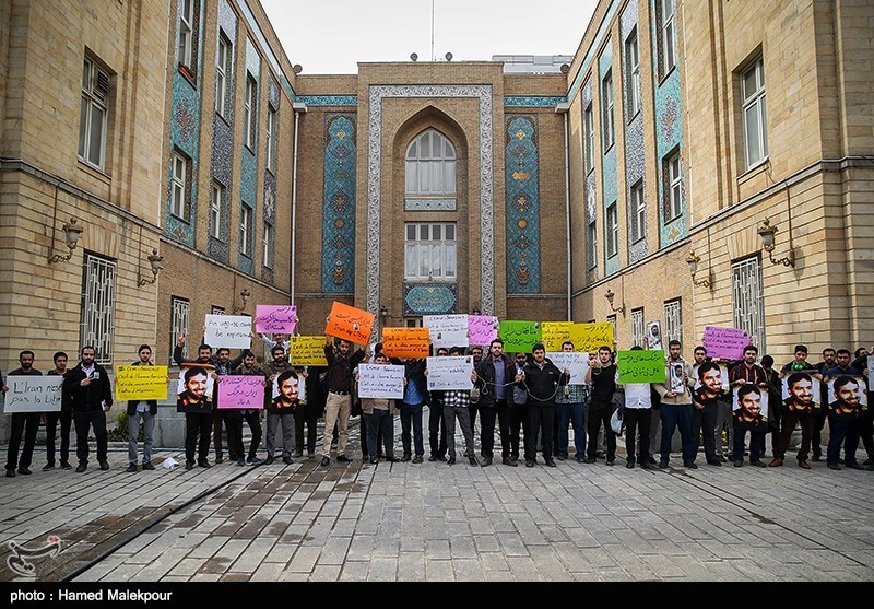 Students Slam French FM’s Remarks on Iran’s Missiles