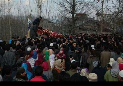 مقبوضہ کشمیر؛ شہداء کے جنازوں کی تدفین میں عوام کا امڈتا ہوا سیلاب