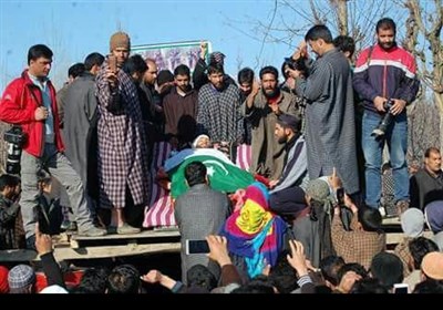 مقبوضہ کشمیر؛ شہداء کے جنازوں کی تدفین میں عوام کا امڈتا ہوا سیلاب