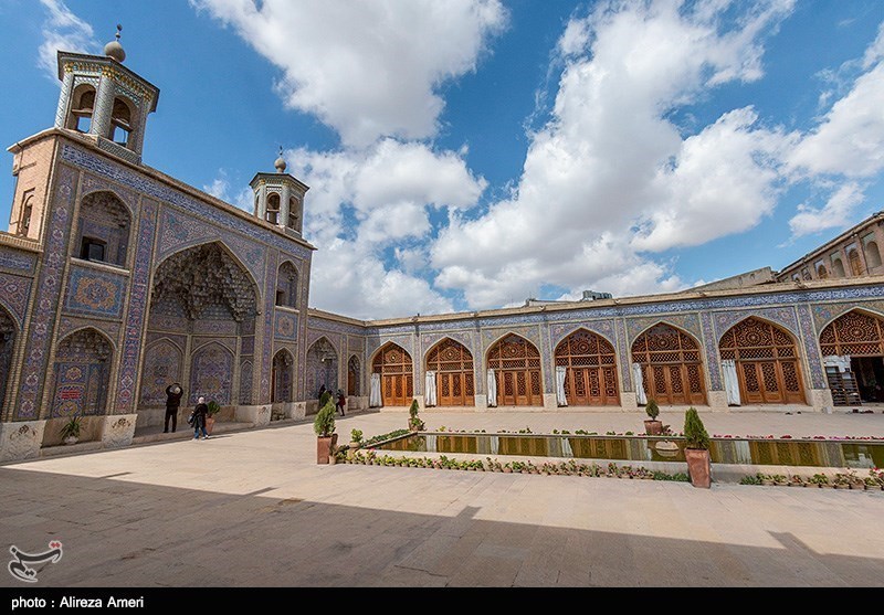 The Nasir Al-Mulk Mosque: A Traditional Mosque in Shiraz