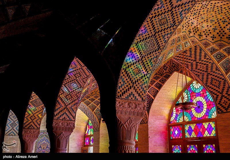 The Nasir Al-Mulk Mosque: A Traditional Mosque in Shiraz