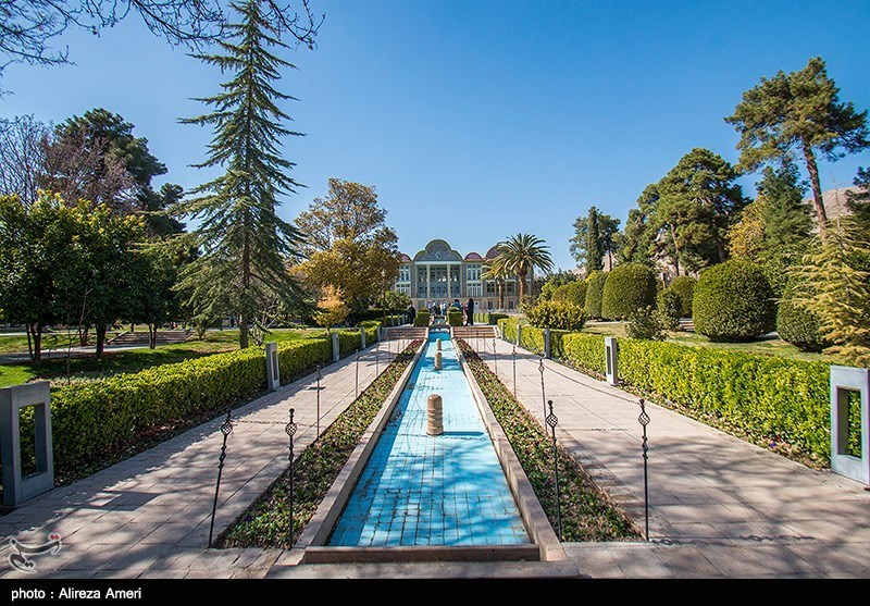 بهار 98|باغ ارم شیراز؛ زیبایی طبیعت در کنار تاریخی به قدمت 4 قرن + فیلم